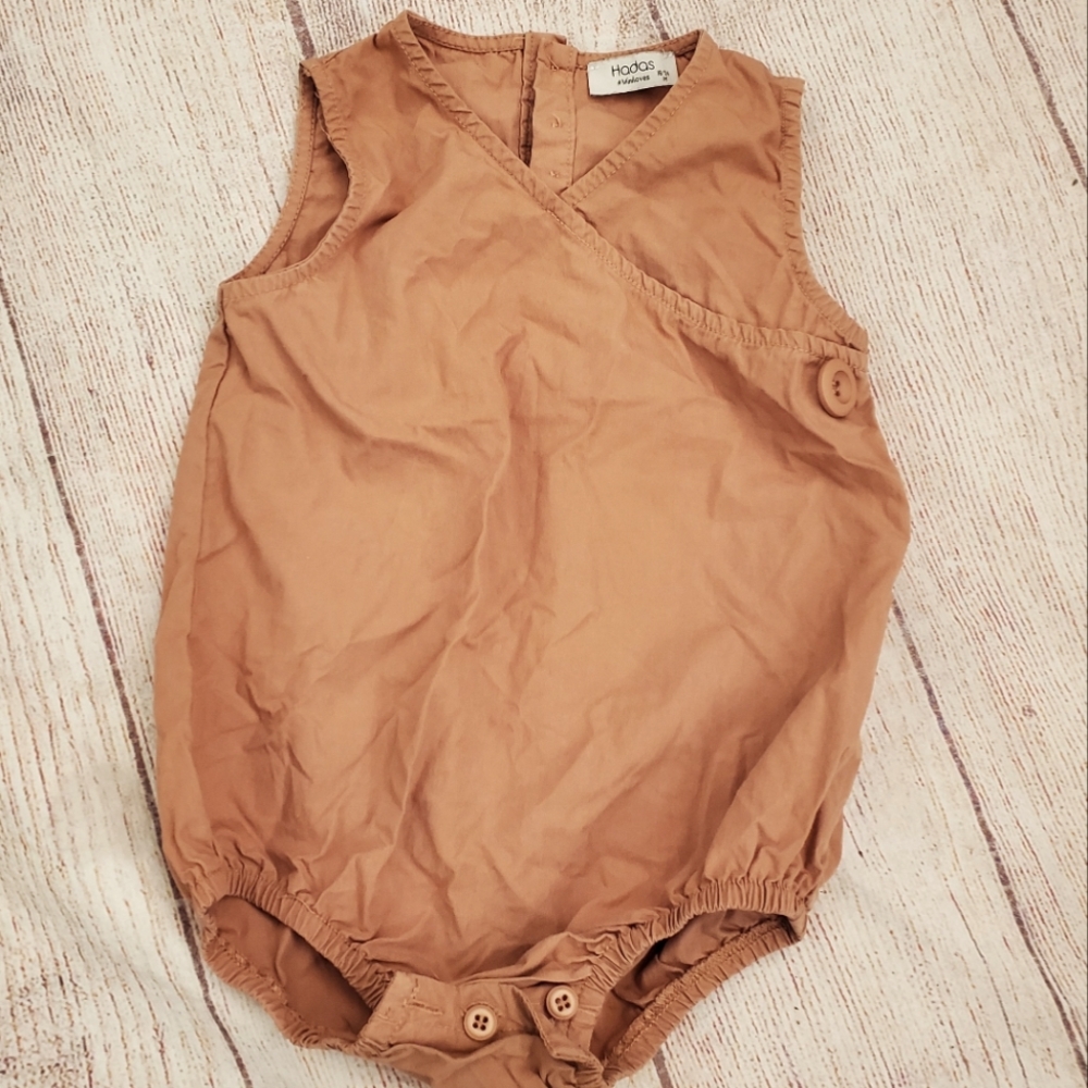 Hadas #miniloves orange one-piece romper sz 18-24m